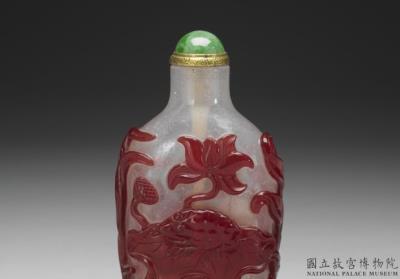 图片[2]-Red-on-snowing-white glass overlay snuff bottle with a crab-and-reed design 18th -19th century, Qing dynasty-China Archive